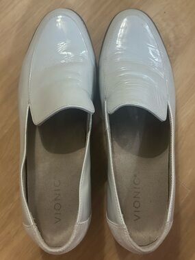 Vionic Women's White Patent Slip-On Loafers